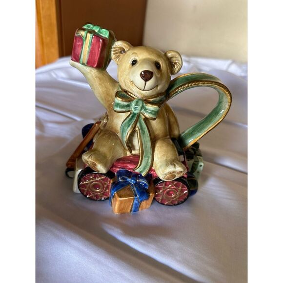 Fitz & Floyd Creamer and Sugar Bowl Set - Old Fashioned Christmas - Like New** - Picture 2 of 3